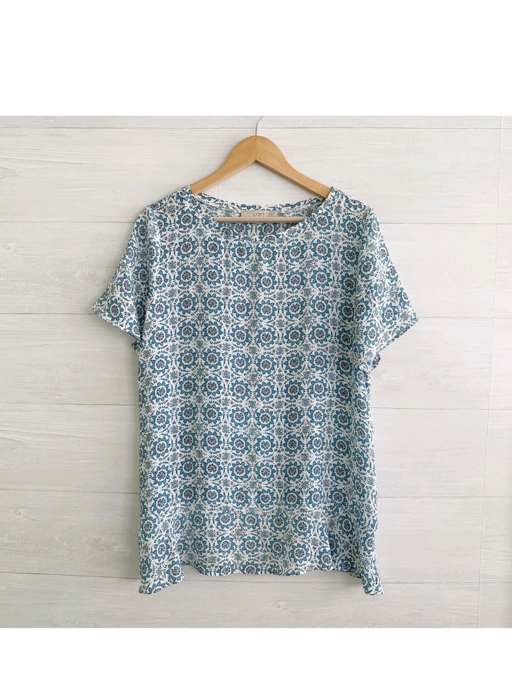 2for 25! Mothers Day! New Loft. Casual Blue Patterned Women’s Tee(S.M)